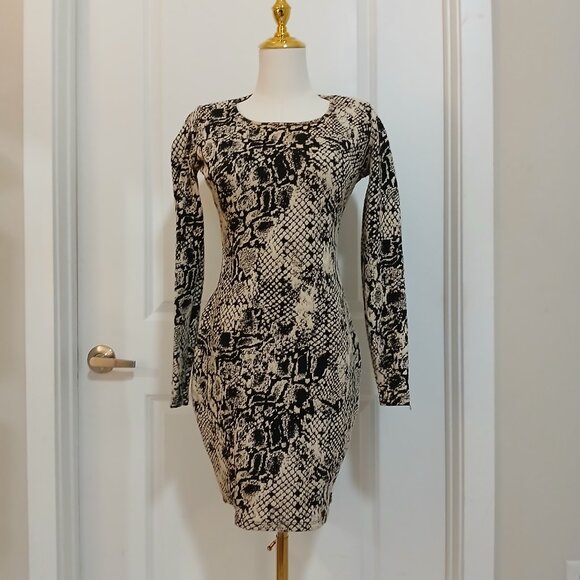 Akira Chicago Red Label Bodycon Dress Women’s Size M Snake Print Long Sleeve - Picture 2 of 4